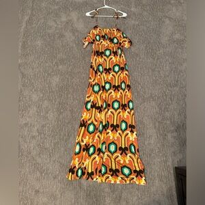 TBagsLosAngeles spaghetti strap ties with ruffled top maxi dress NEVER BEEN WORN